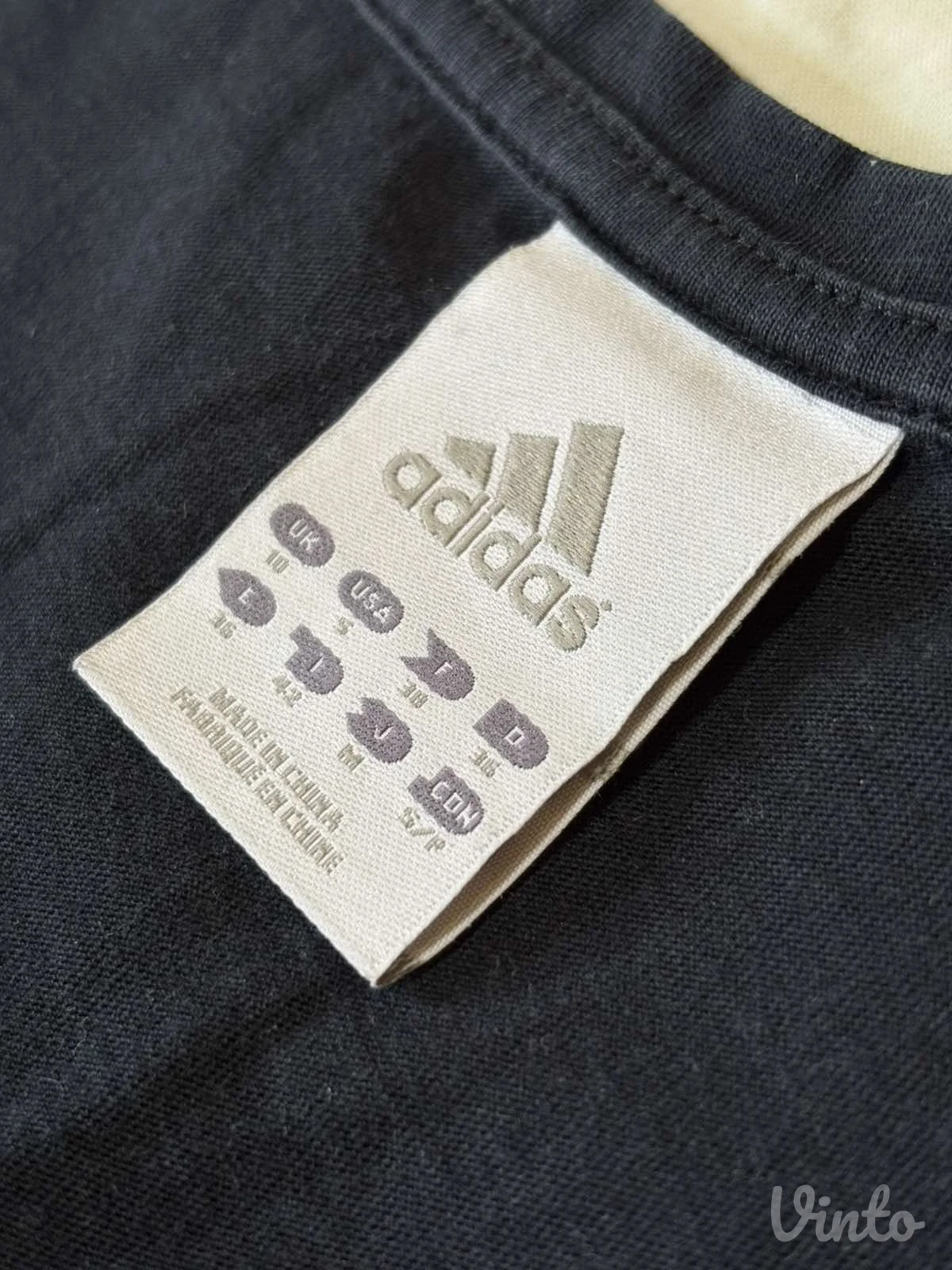 Y2K Adidas majica