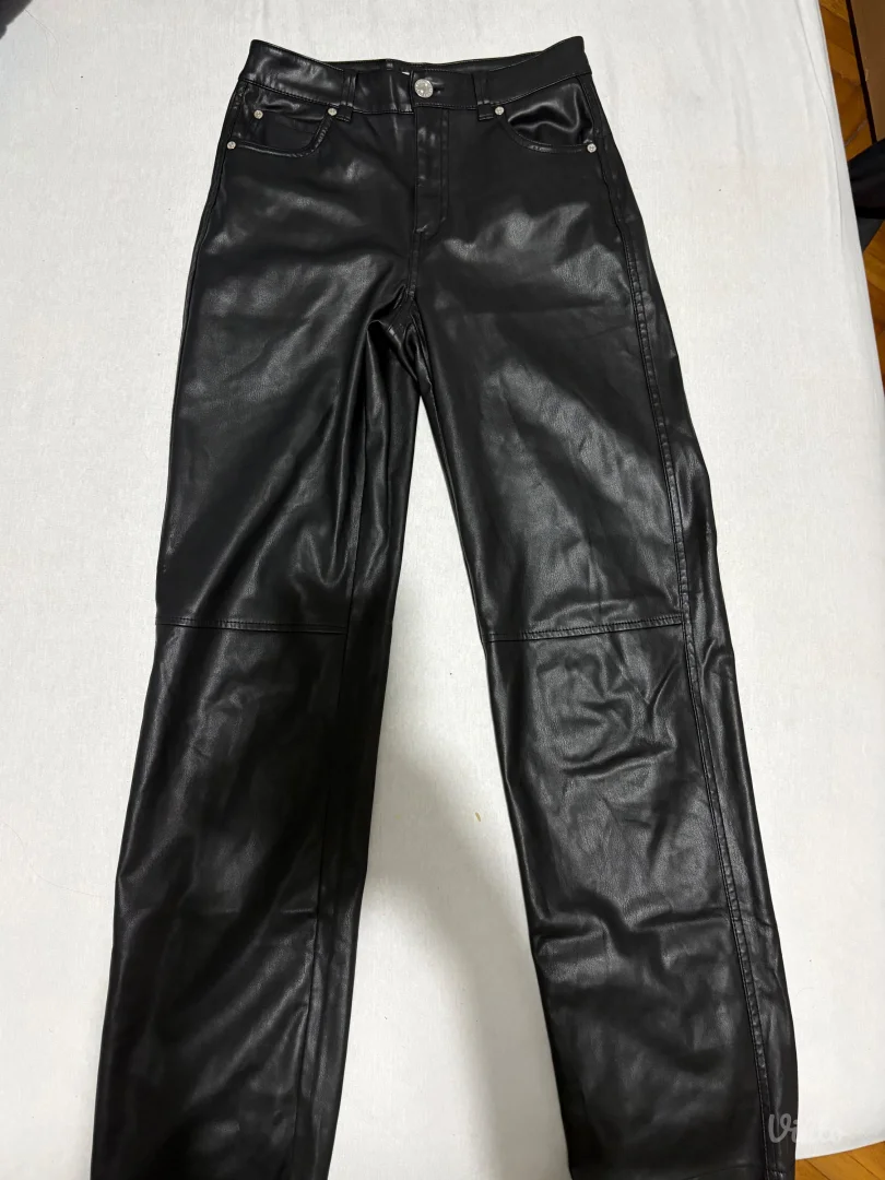 Bershka - kožne pantalone