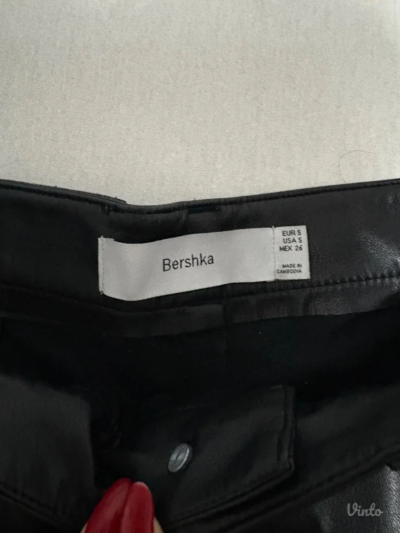 Bershka - kožne pantalone