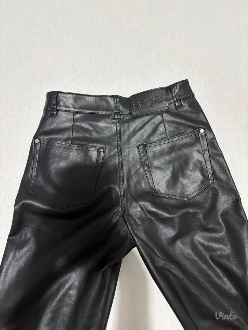 Bershka - kožne pantalone