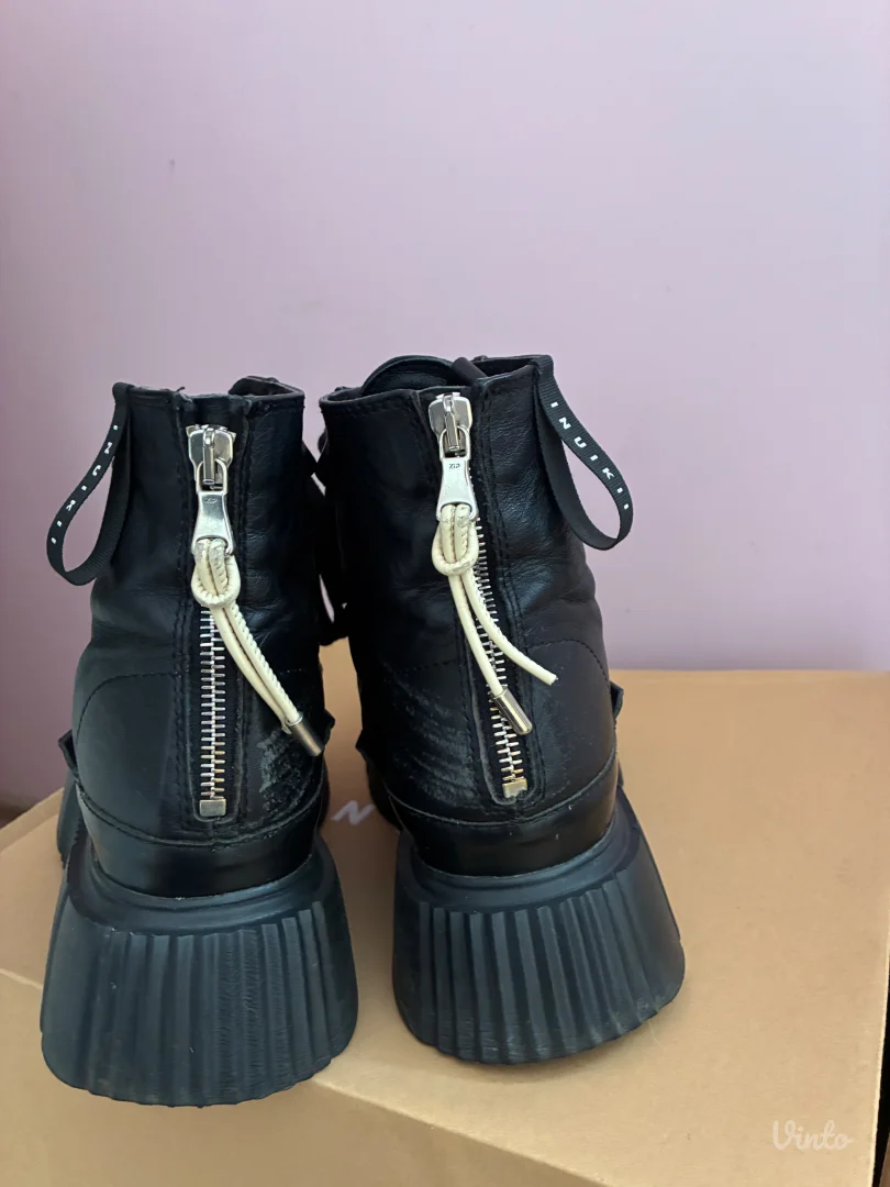 Inuikii ženske čizme