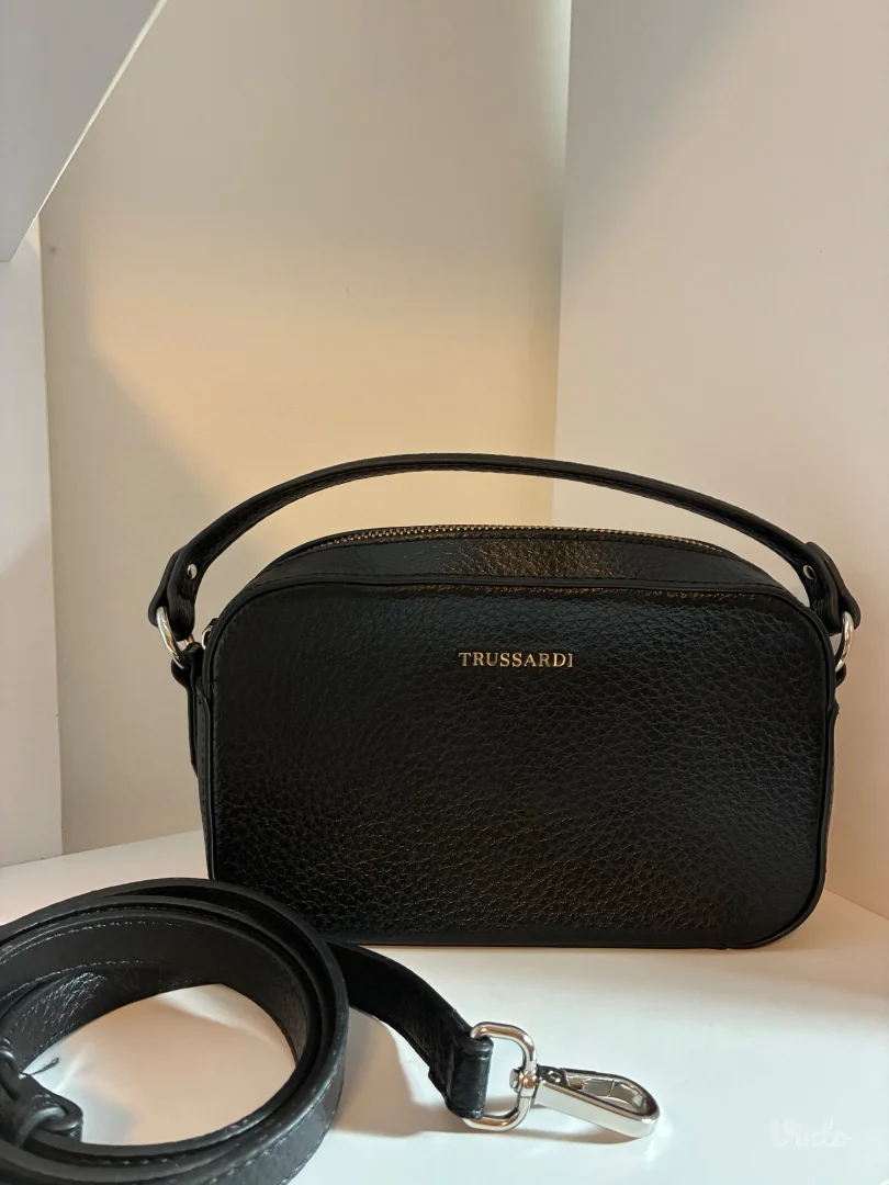 Trussardi ženska torbica ✨
