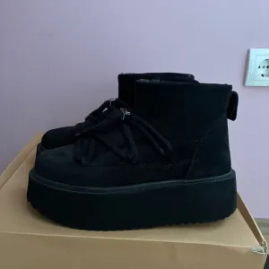 Inuikii ženske čizme