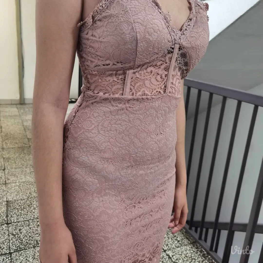 Čipkana puder roze haljina