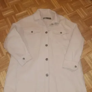 Zara jaknica/košulja
