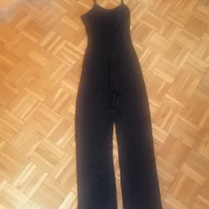 Elegantni kombinezon