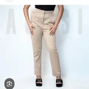 Zara pantalone