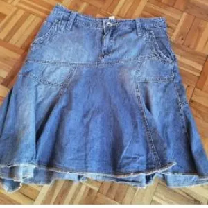 Mango zanimljiva suknjica