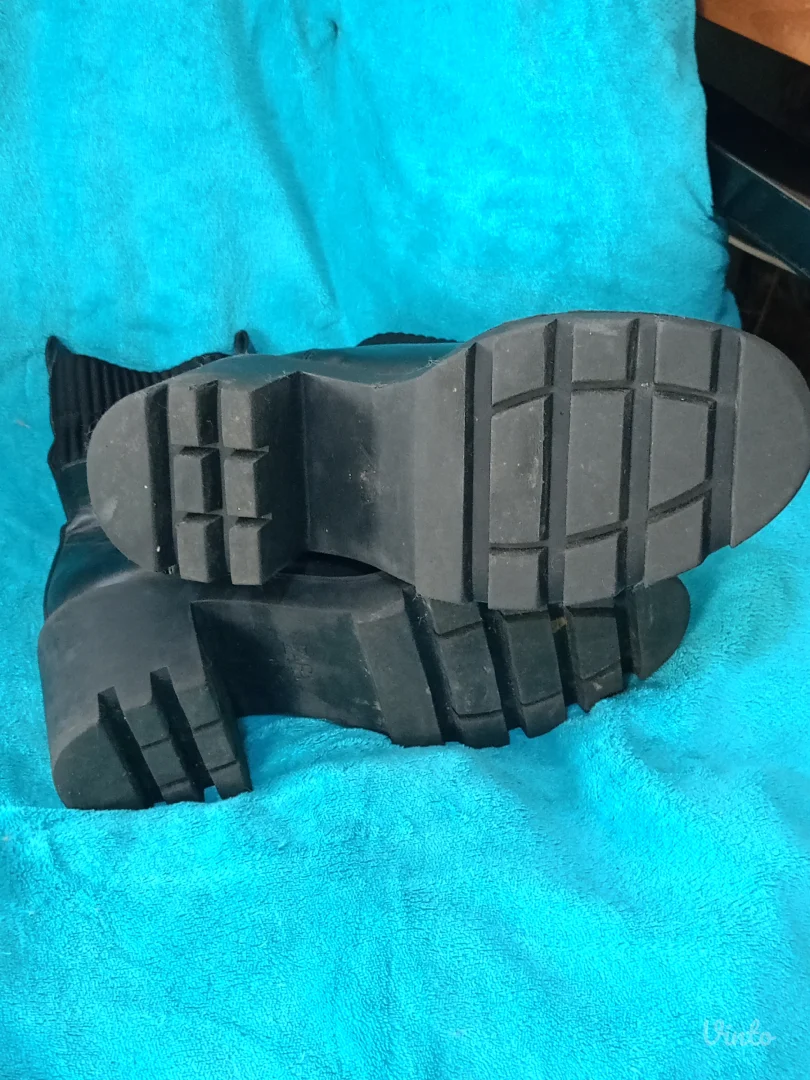 Zara br37 kožne odlične!