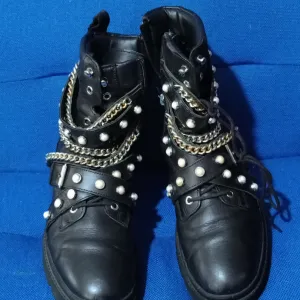 Zara br40 kao nove kožne!