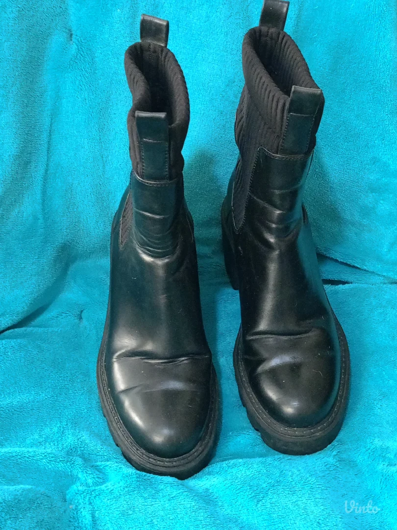 Zara br37 kožne odlične!