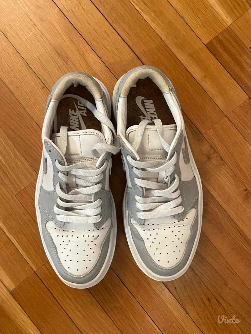 Zenske patike Nike vel. 38.5