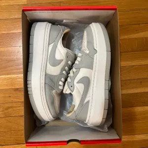 Zenske patike Nike vel. 38.5