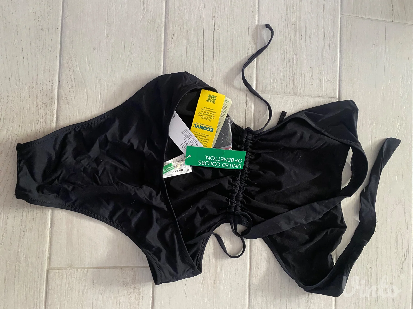 Benetton jednodelni kupaci kostim Novo