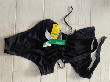 Benetton jednodelni kupaci kostim Novo
