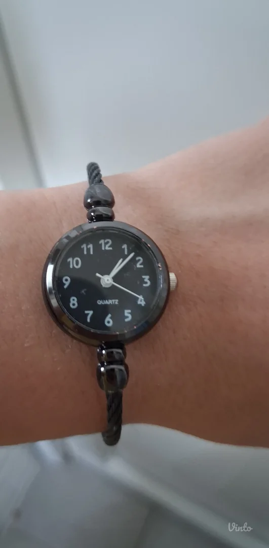 Ručni sat crni