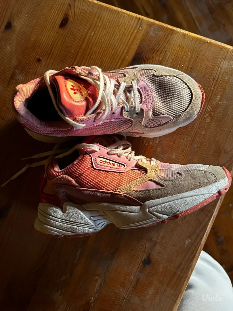 Adidas patike broj 38