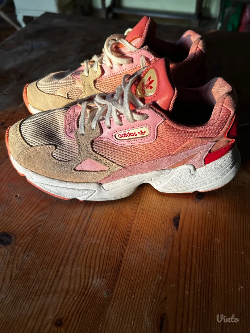 Adidas patike broj 38