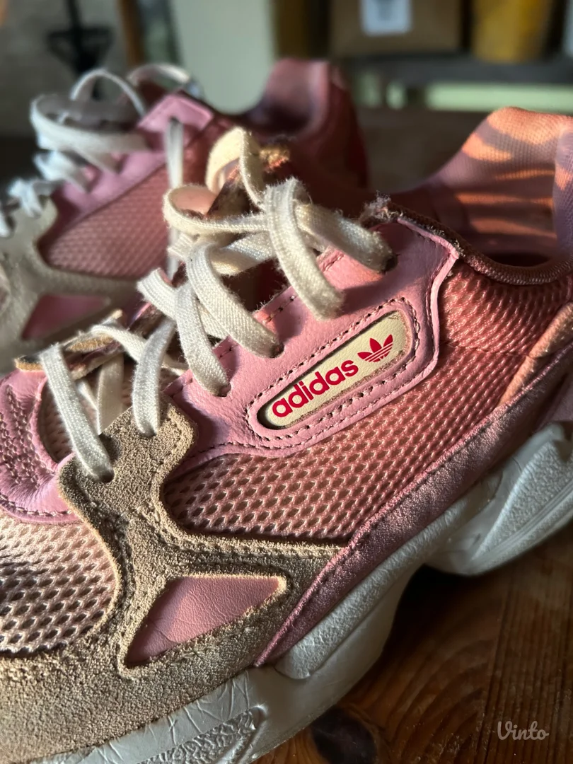 Adidas patike broj 38