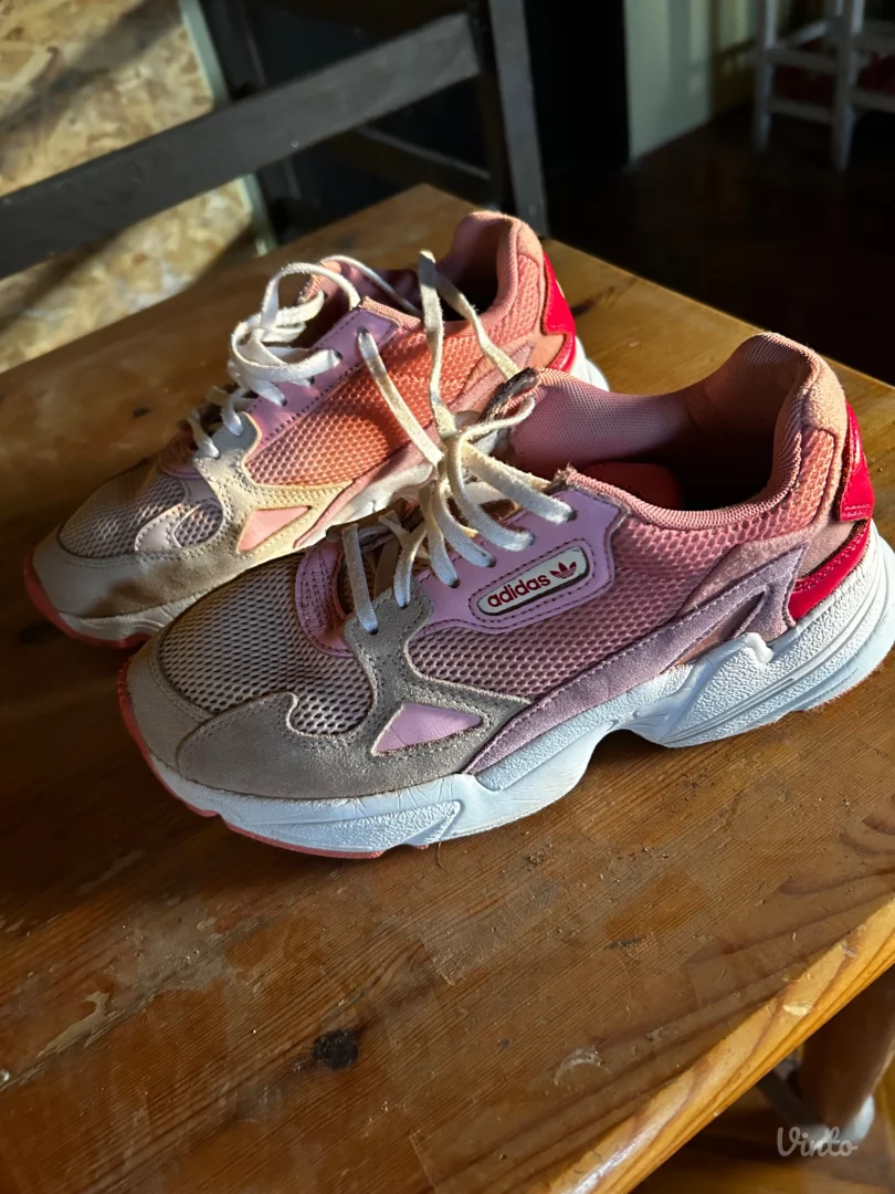 Adidas patike broj 38