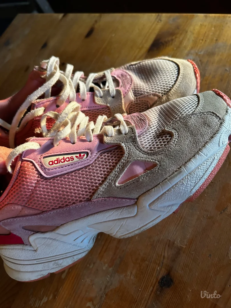 Adidas patike broj 38