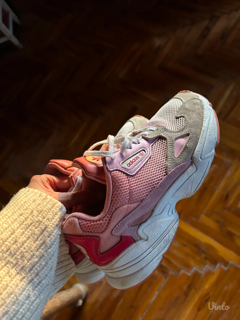 Adidas patike broj 38