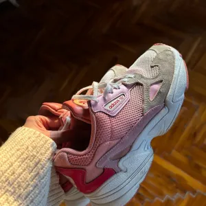 Adidas patike broj 38