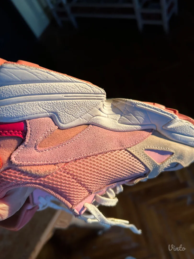 Adidas patike broj 38