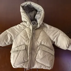 Zelena jakna za bebe