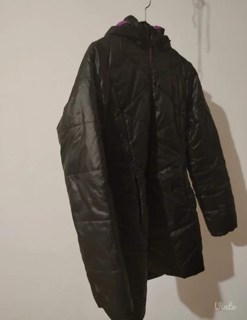 🧥 PUMA Ženska Duga Jakna - Crna/Ljubičasti Detalji