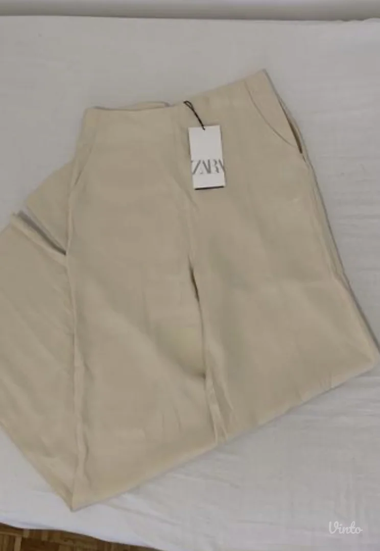 Nove Zara bež pantalone