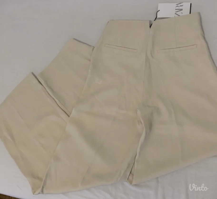 Nove Zara bež pantalone