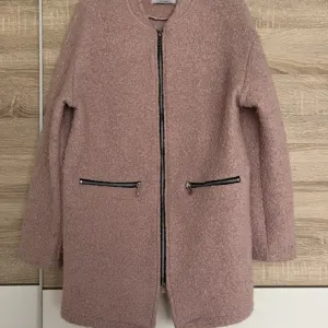 Bershka kaput