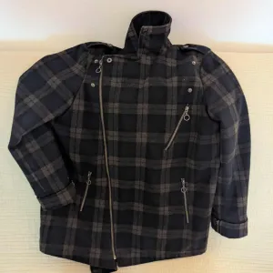 Karirana zenska jakna 42cm ramena M Novo