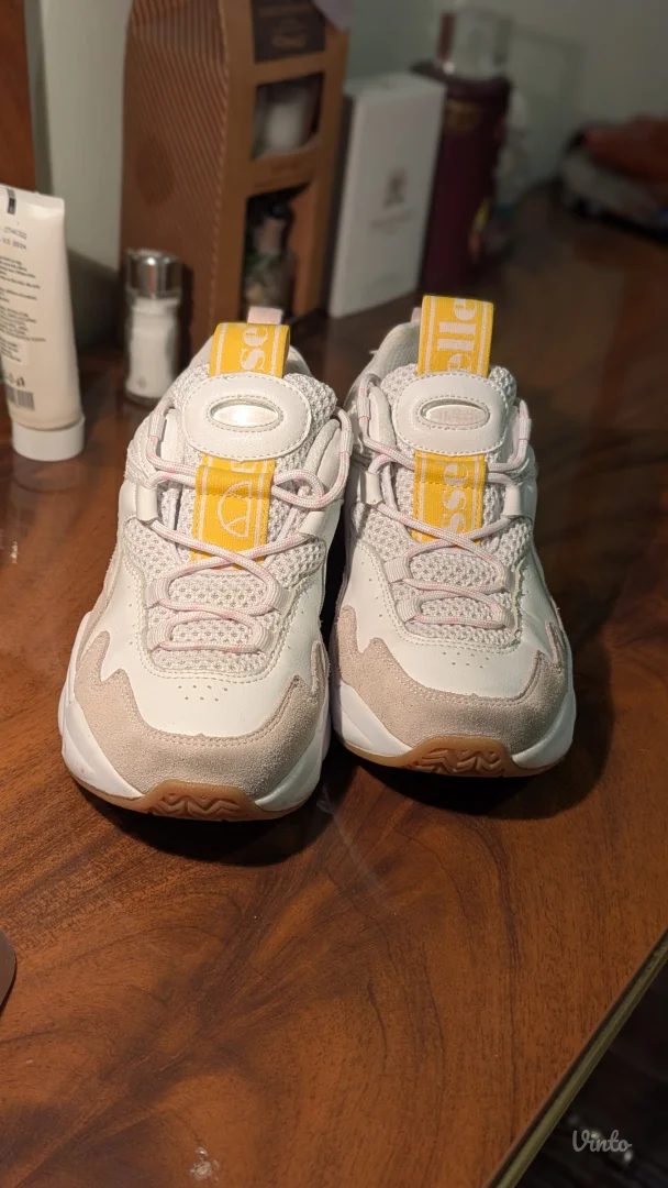 Ellesse Valentina krem patike br.39 PRELEPE