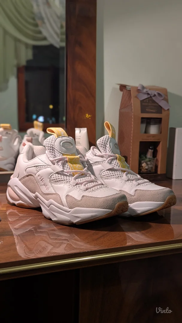 Ellesse Valentina krem patike br.39 PRELEPE