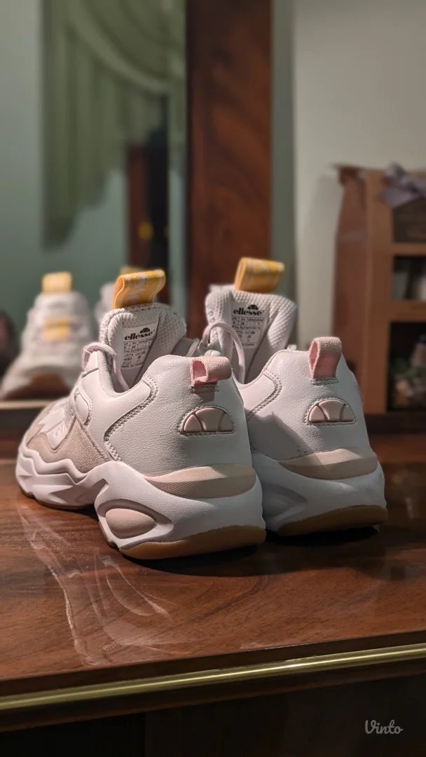 Ellesse Valentina krem patike br.39 PRELEPE