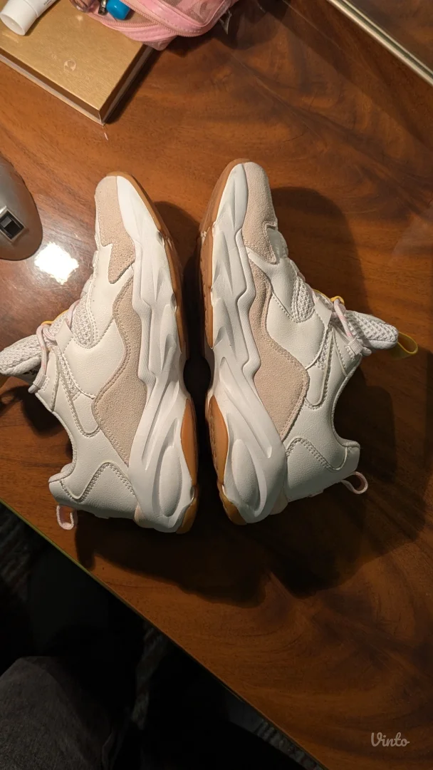 Ellesse Valentina krem patike br.39 PRELEPE