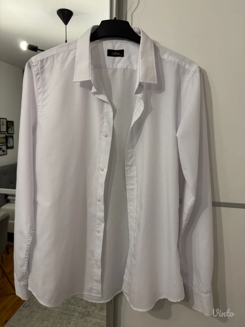 Tudors muska bela kosulja
