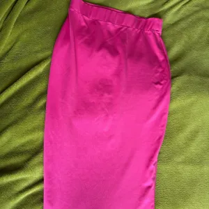 Duga roze H&M suknja