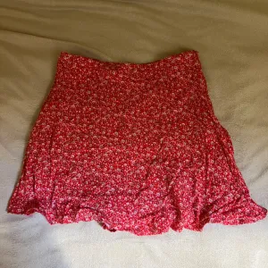 Crveni skorts