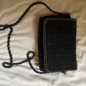 Crna torbica torbica sa kaišem