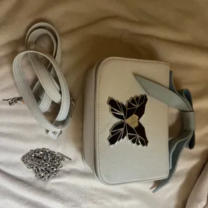 Plava torbica sa dva kaiša