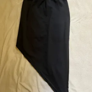 Sečena suknja od likre