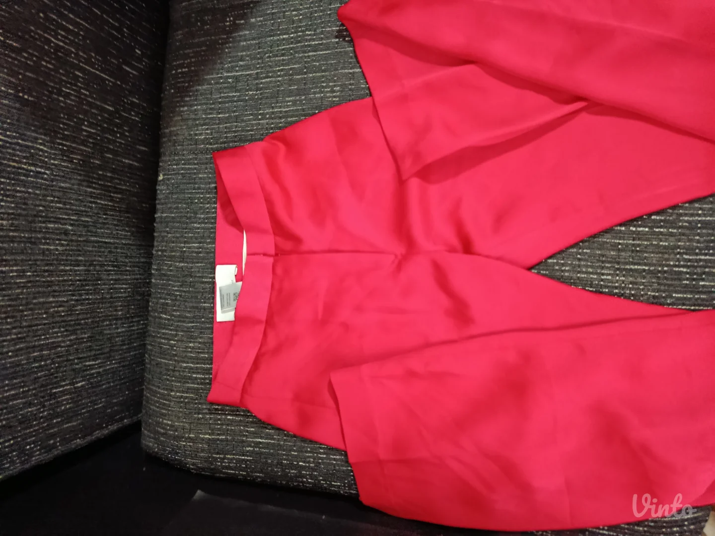 Crvene pantalone, S vel, B.Tipsarevic