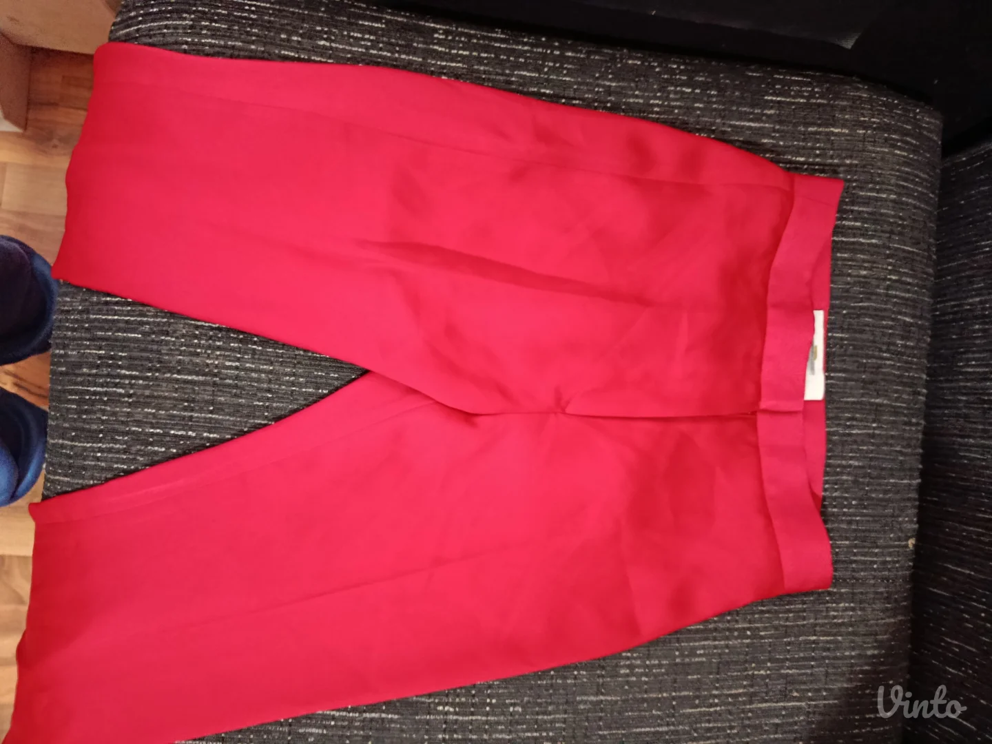 Crvene pantalone, S vel, B.Tipsarevic