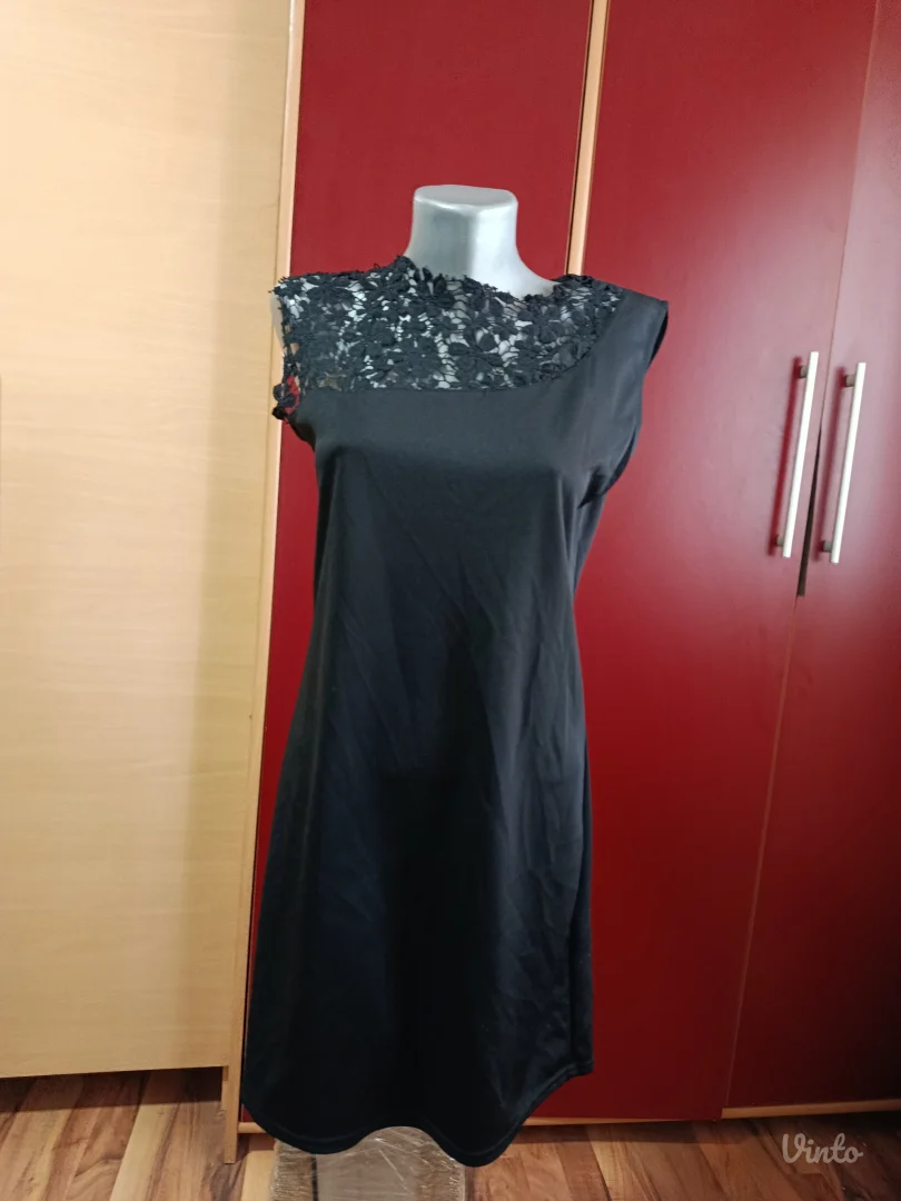 Crna bluza sa cipkom L vel