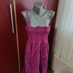 Tamno roze haljina- Emporium-M-L