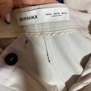 Bershka pantalone