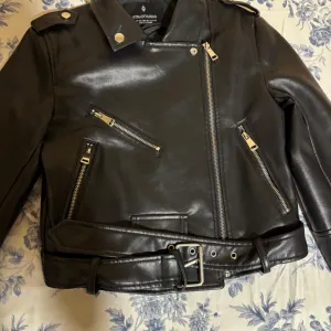 Jakna stradivarius kozna